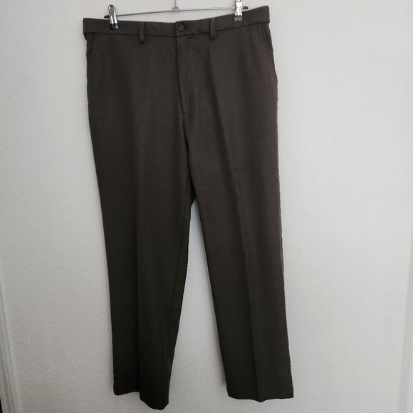Haggar Men's Classic Flat Front Brown Casual Dress Pants Hidden Expandable Waist - Picture 1 of 8